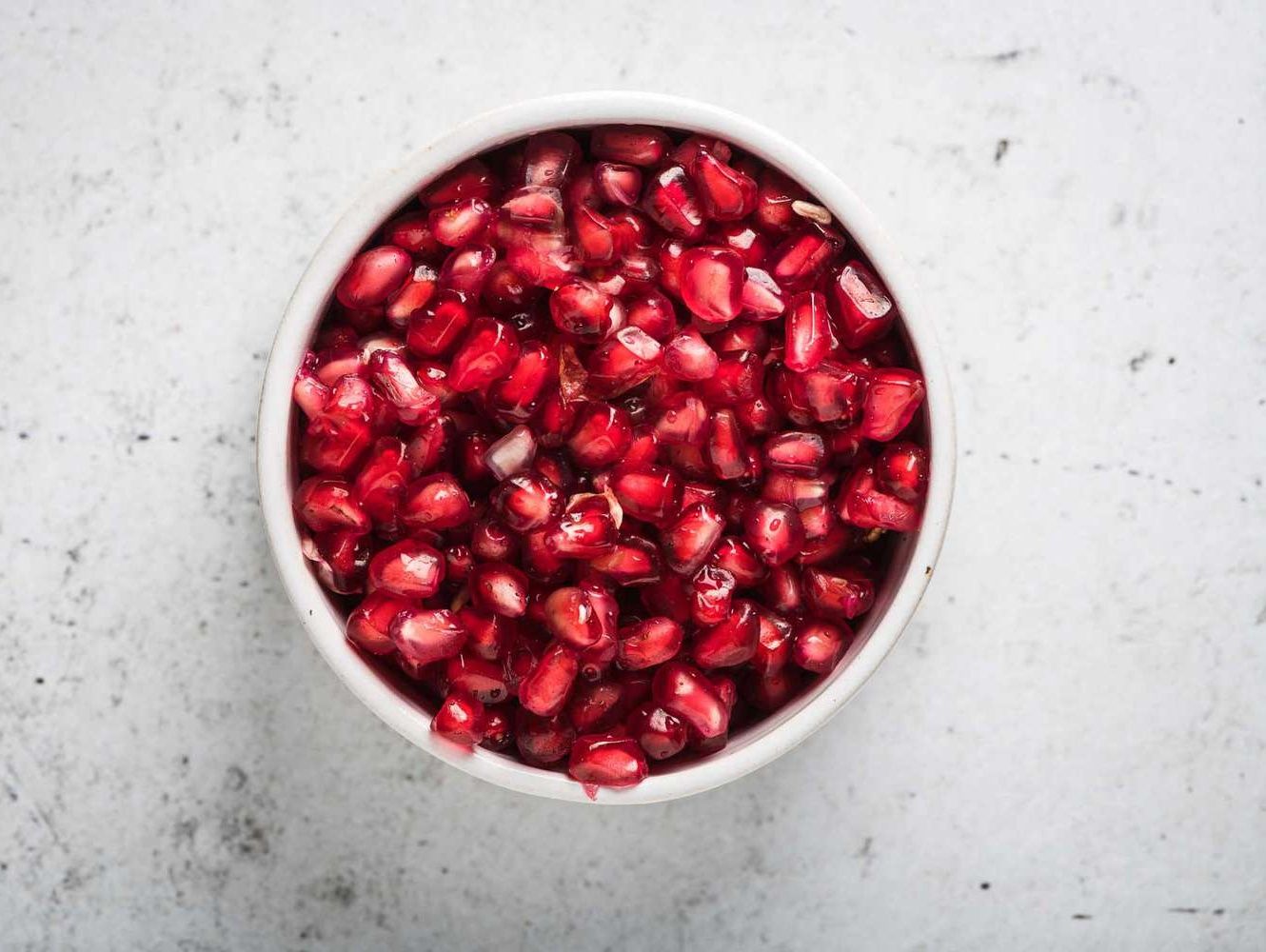 Pre-cut pomegranate (1 cup)
