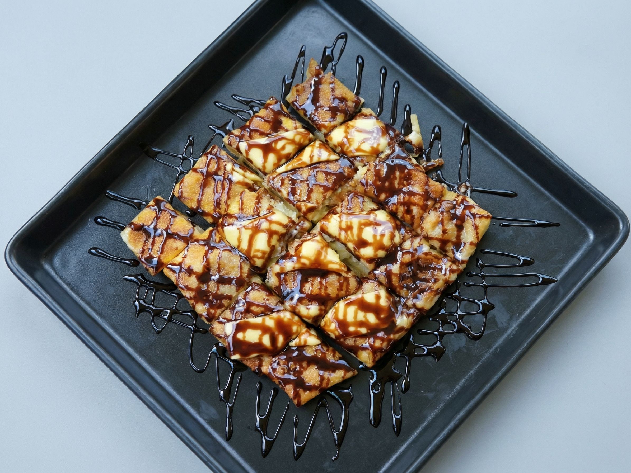 Sweet banana + chocolate pie