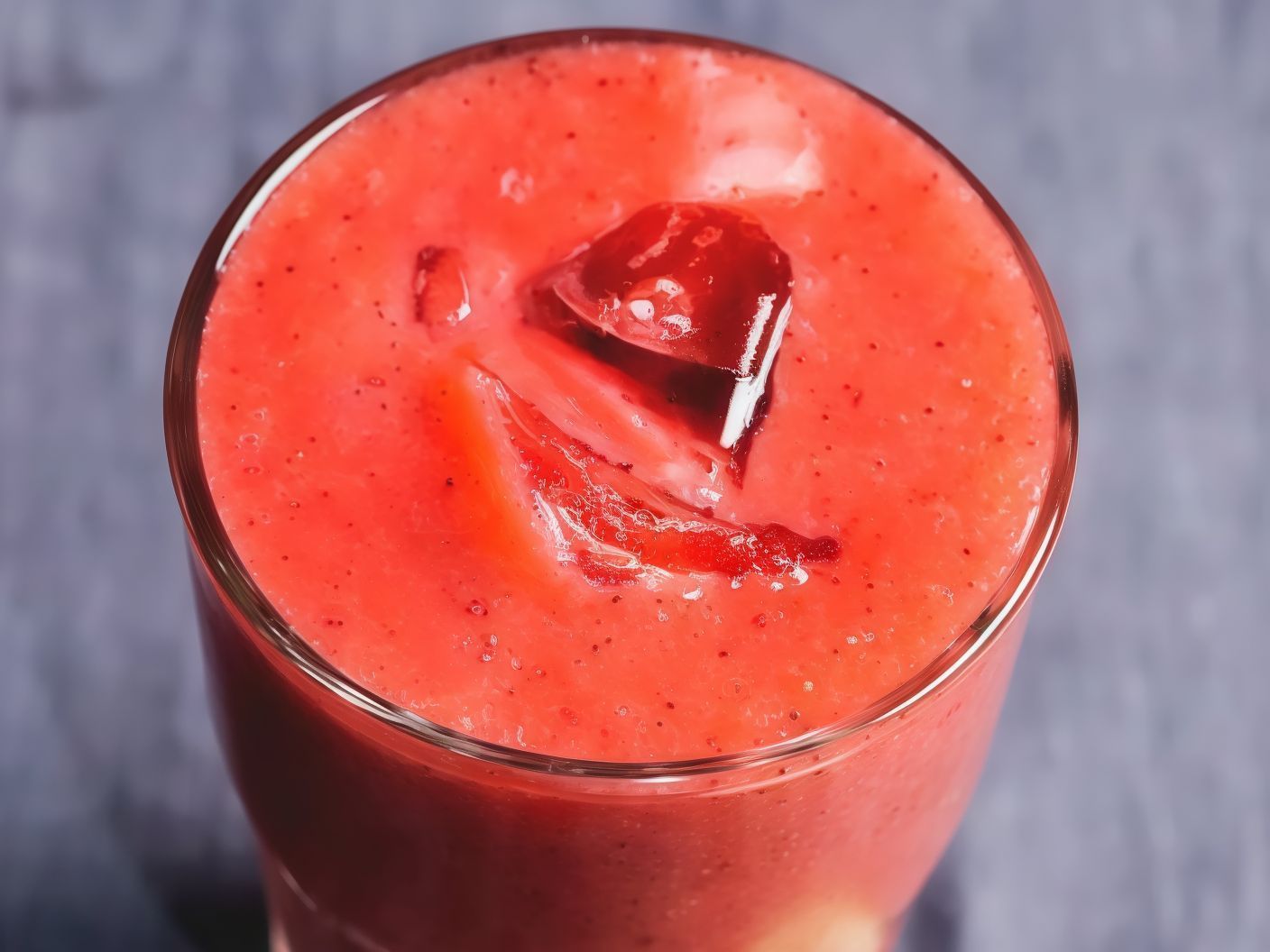 Strawberry with Kiwi and Mint Smoothie