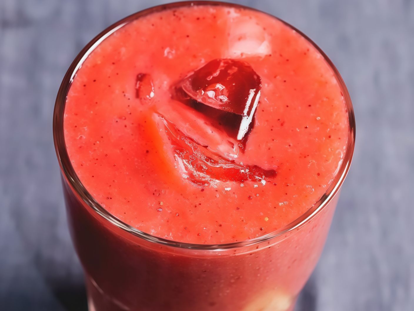 Strawberry And Kiwi With Mint Smoothie Liter