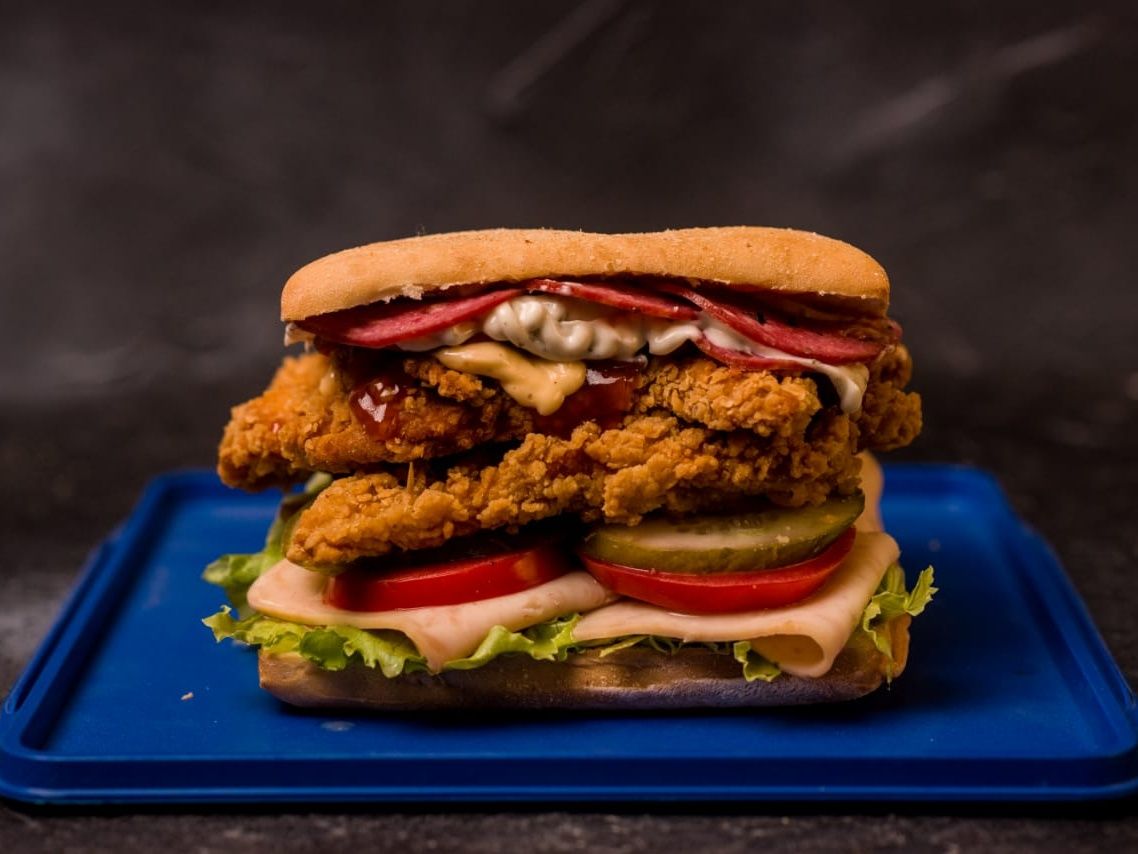 magnam chicken burger