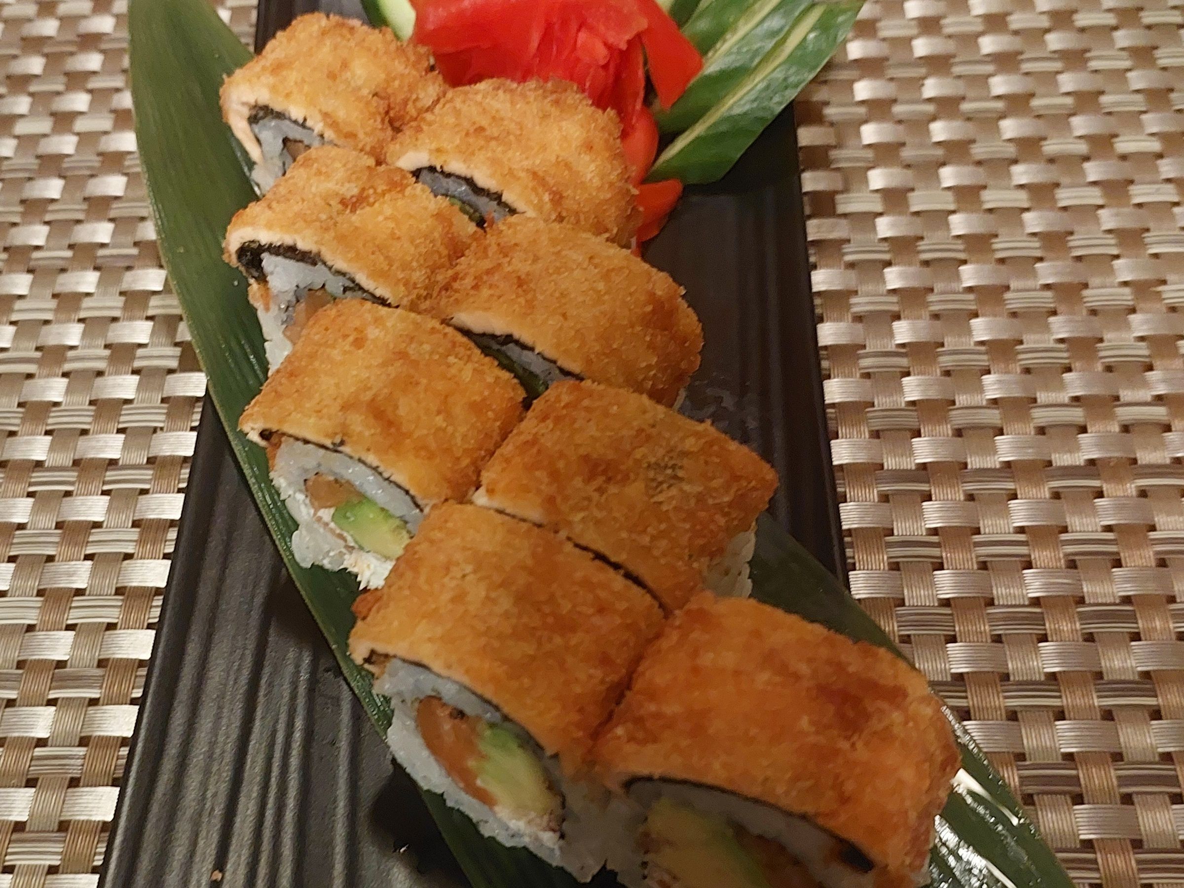Golden Dragon Roll - 8 Pieces