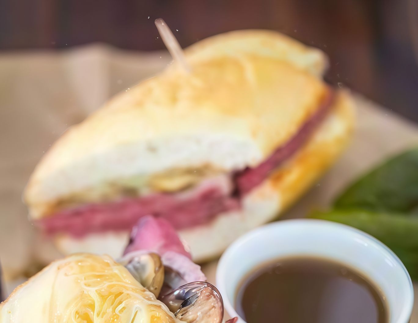 Petit Pain Pastrami Sandwich