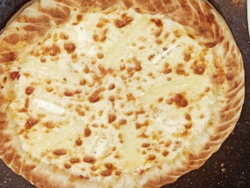 Cheese pizza