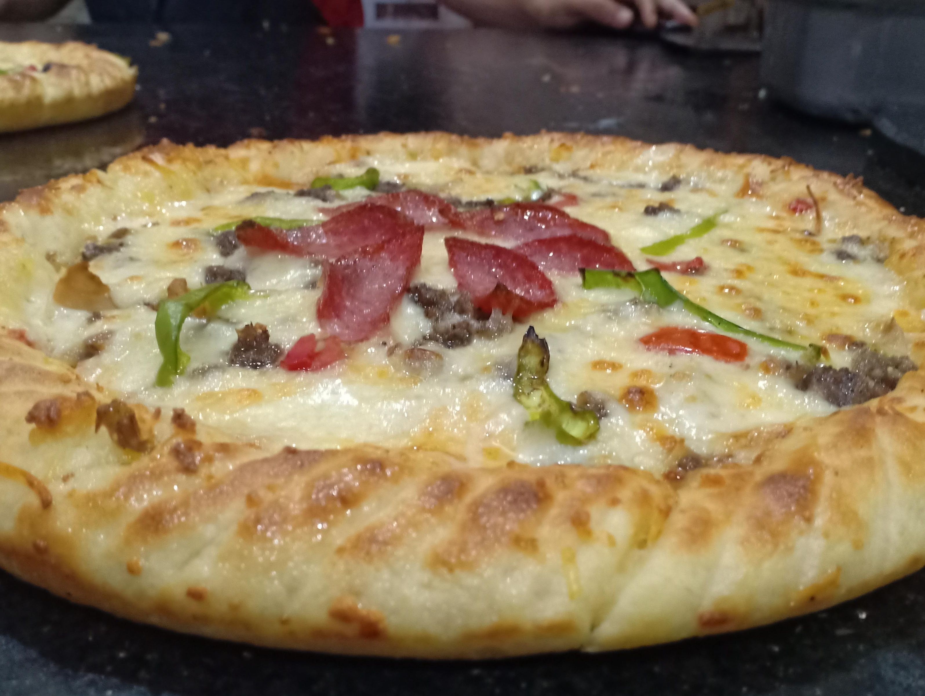 Salami Pizza