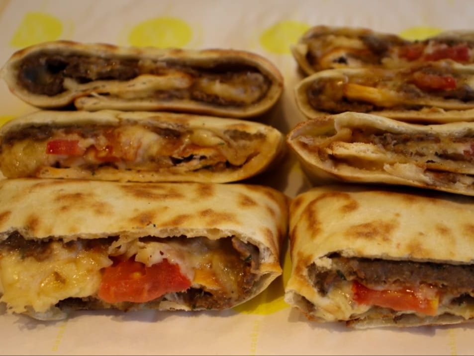 Large sausage manqousha