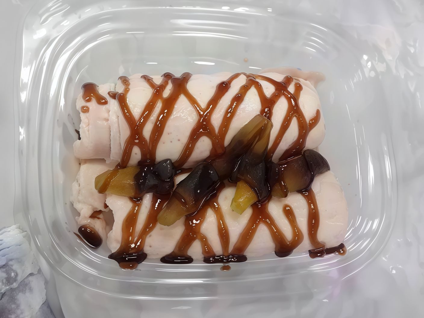Caramel Sauce Ice Cream Roll
