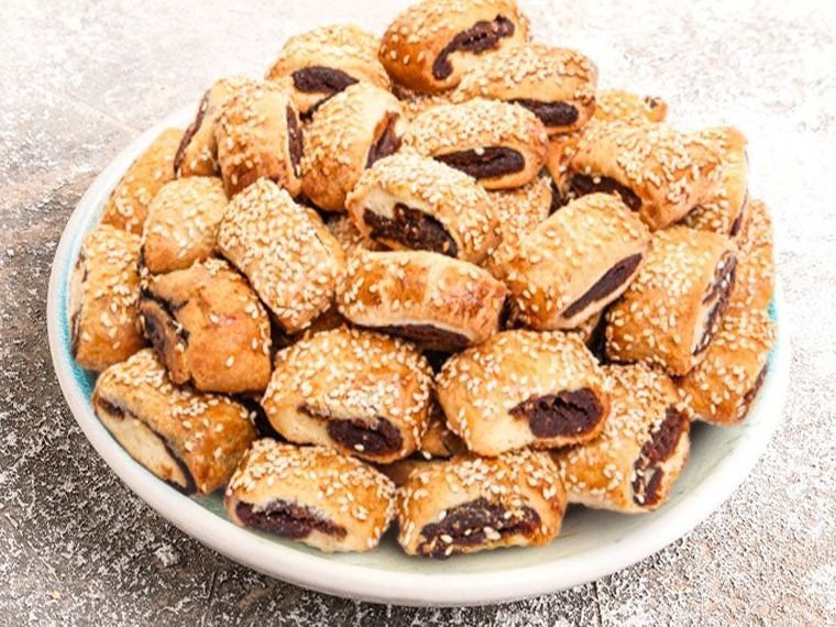 Dates Mnean