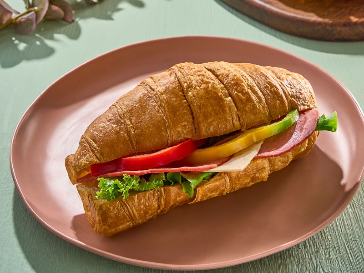 Mixed meat croissant