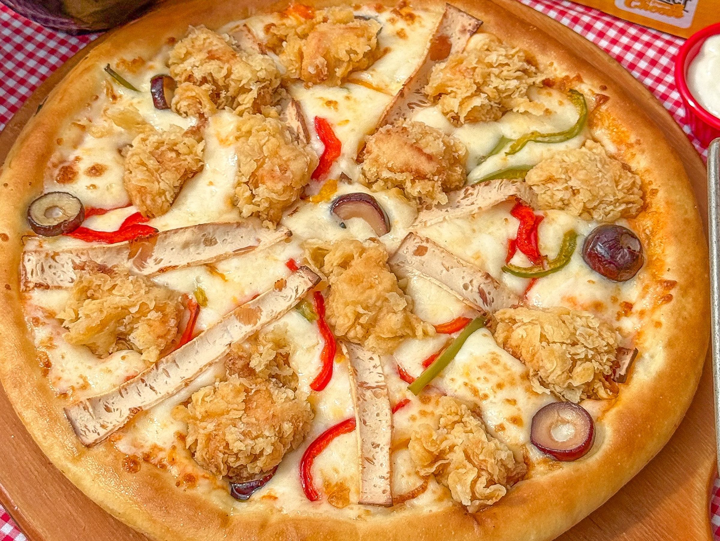 Zinger Buffalo Chicken Pizza