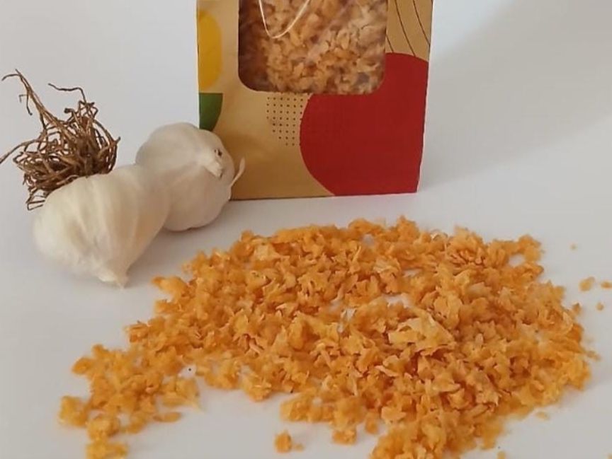 Dried minced garlic