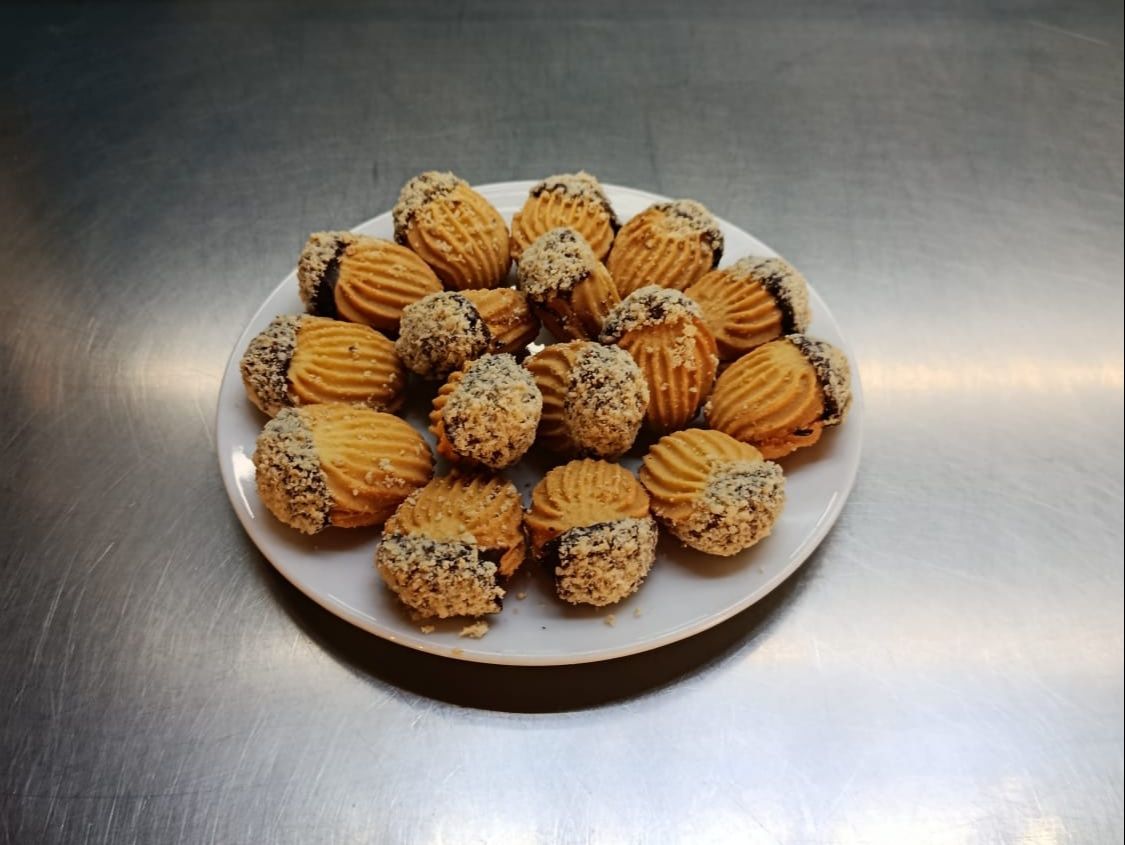 Premium White Petits Fours