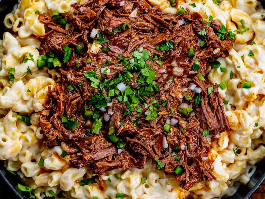 Beef mac & cheese pasta