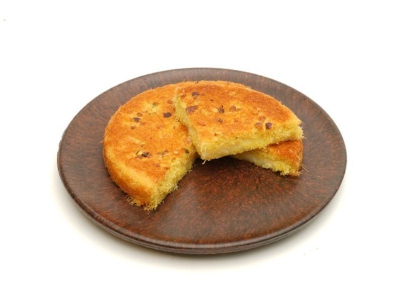 Knafeh with cheese and pistachios