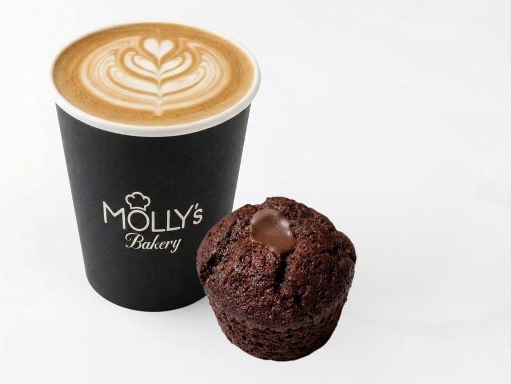 Muffin Double Chocolate And Medium Coffee Offer