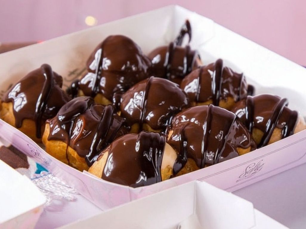 Mini Eclairs with Belgian Chocolate