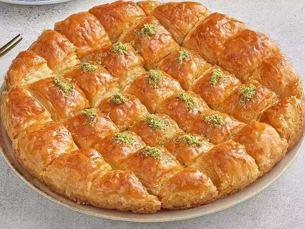 tray namoura with cream