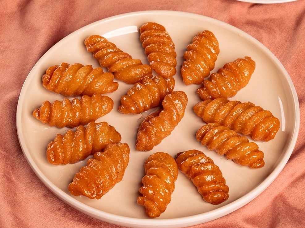 Zainab fingers