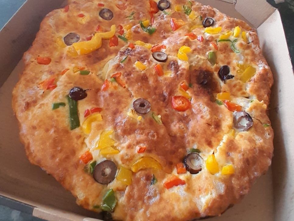 Oriental Sliced Tuna Pizza