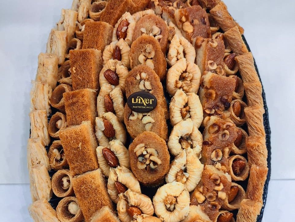 Mixed Oriental Sweets Oval Dish, 1300g