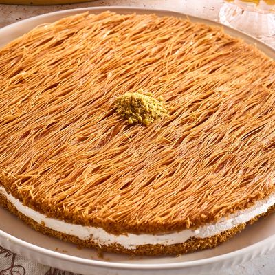 Cream Qeshta Kunafa Form