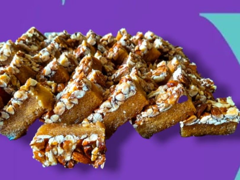 Open makshofa Knafeh with Almonds