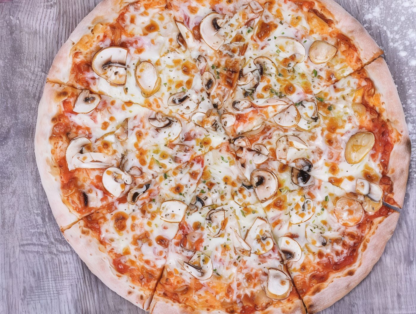 Italian fungi pizza