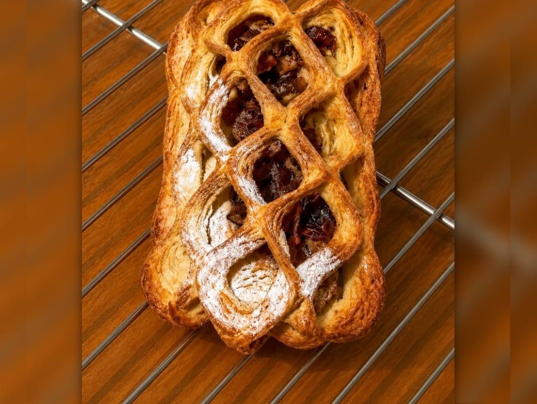 APPLE & RAISIN DANISH