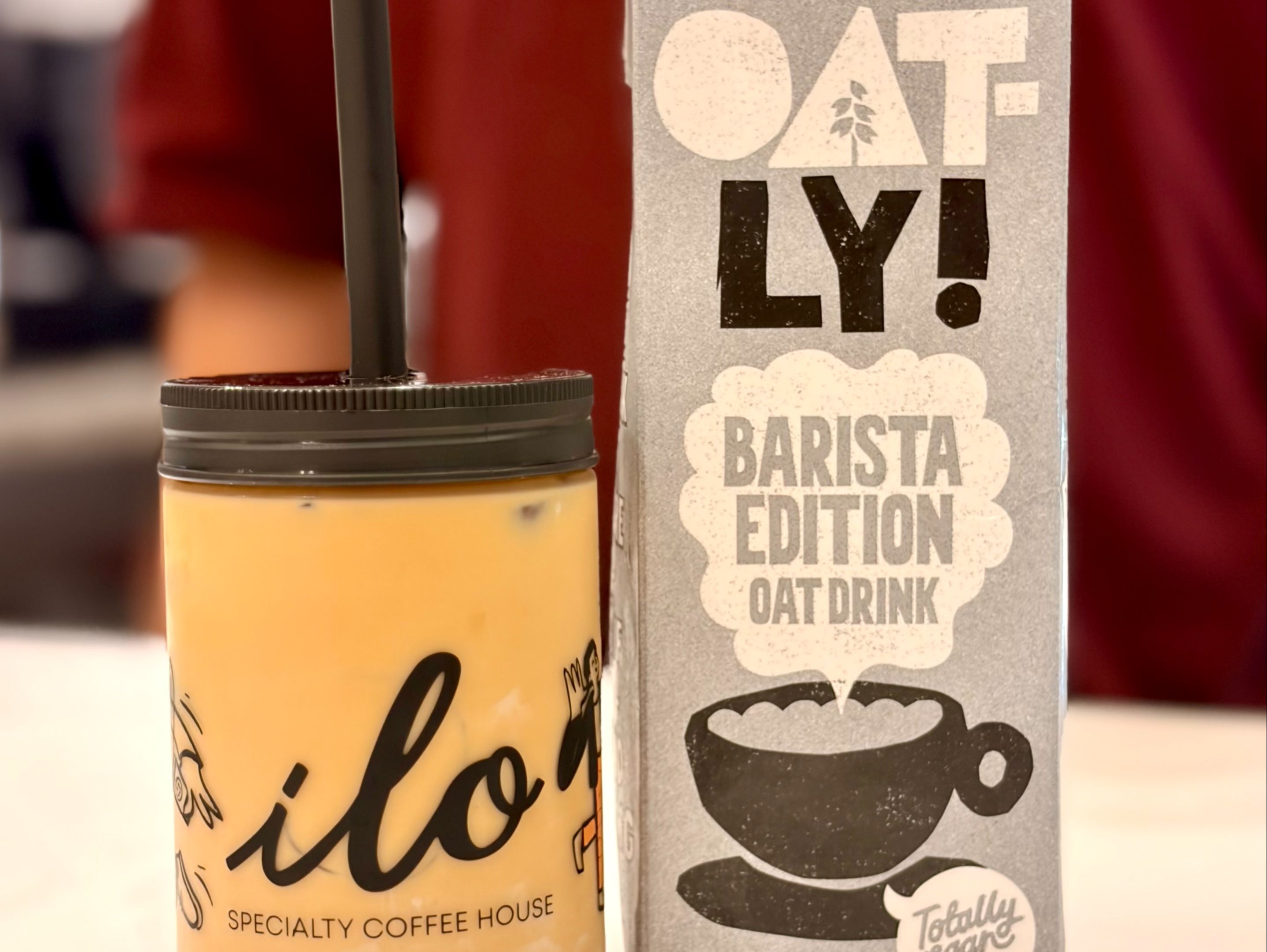Ice Oatly White Mocha
