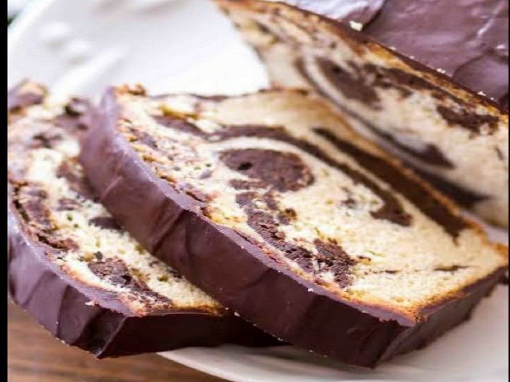 English Cake Topped with Marble Chocolate