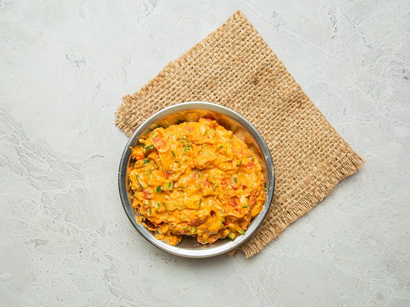 Mesh Cheese With Tomatoes Platter