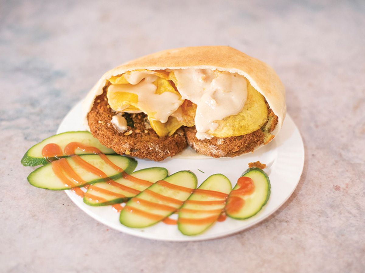 Falafel with potato chips
