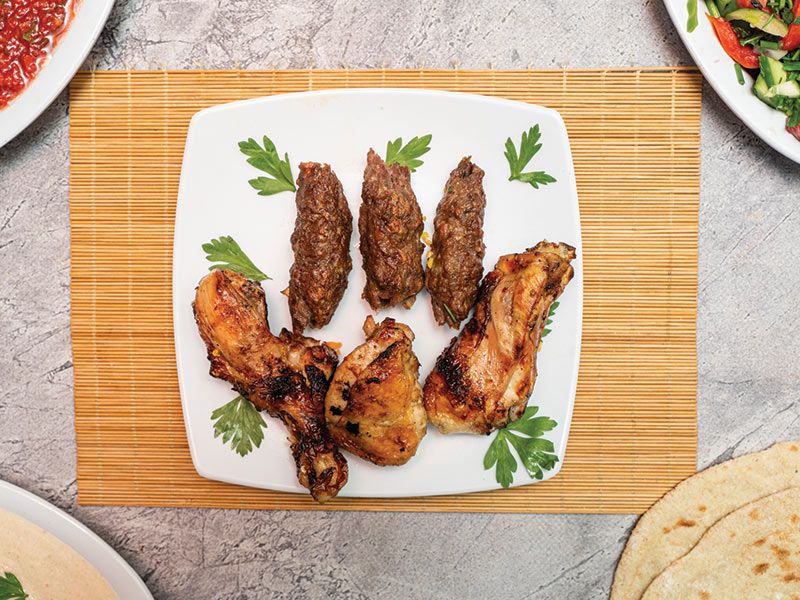 Mix 1 Chicken Thigh, 3 Kofta, Bread And Salad