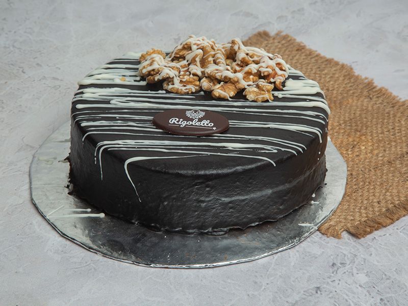 American Cake With Walnuts