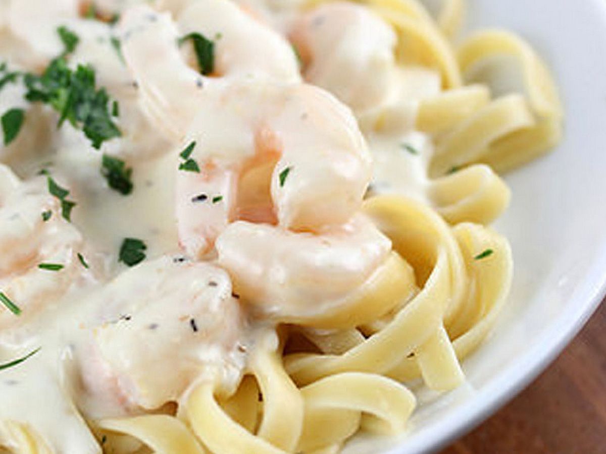 Fettuccine with Shrimp and Cream or Curry Sauce