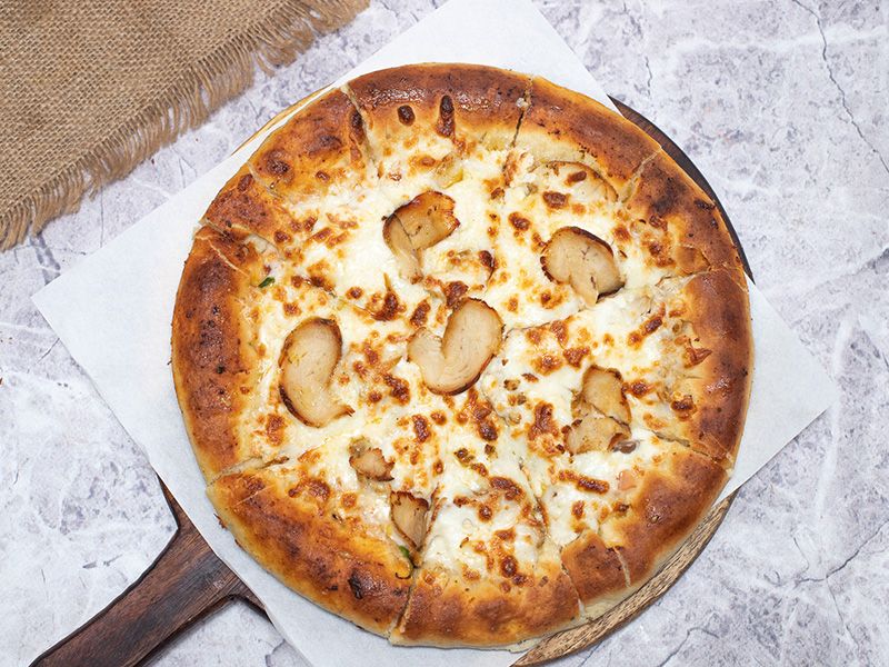 Cheddar Chicken Pizza