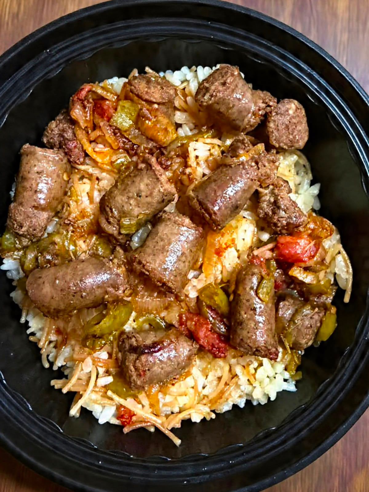 طبق ارز بالسجق