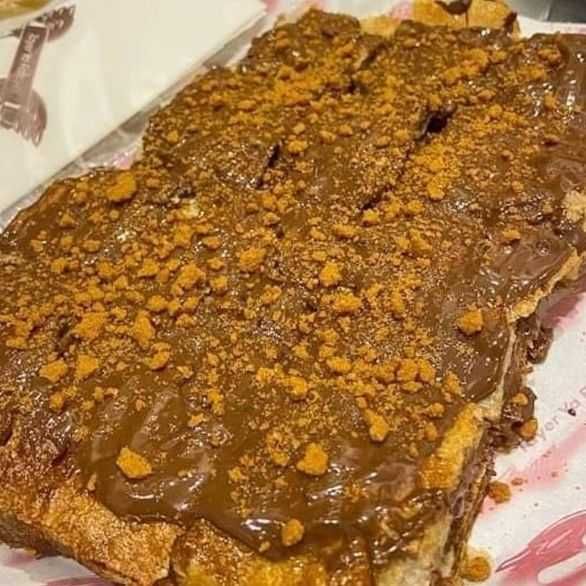 Lotus biscuits with Nutella Chocolate pie