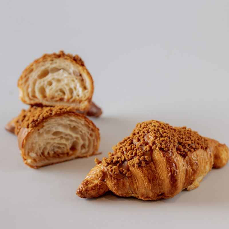 Lotus Croissant.
