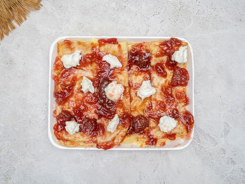 Strawberry Qeshta Pie