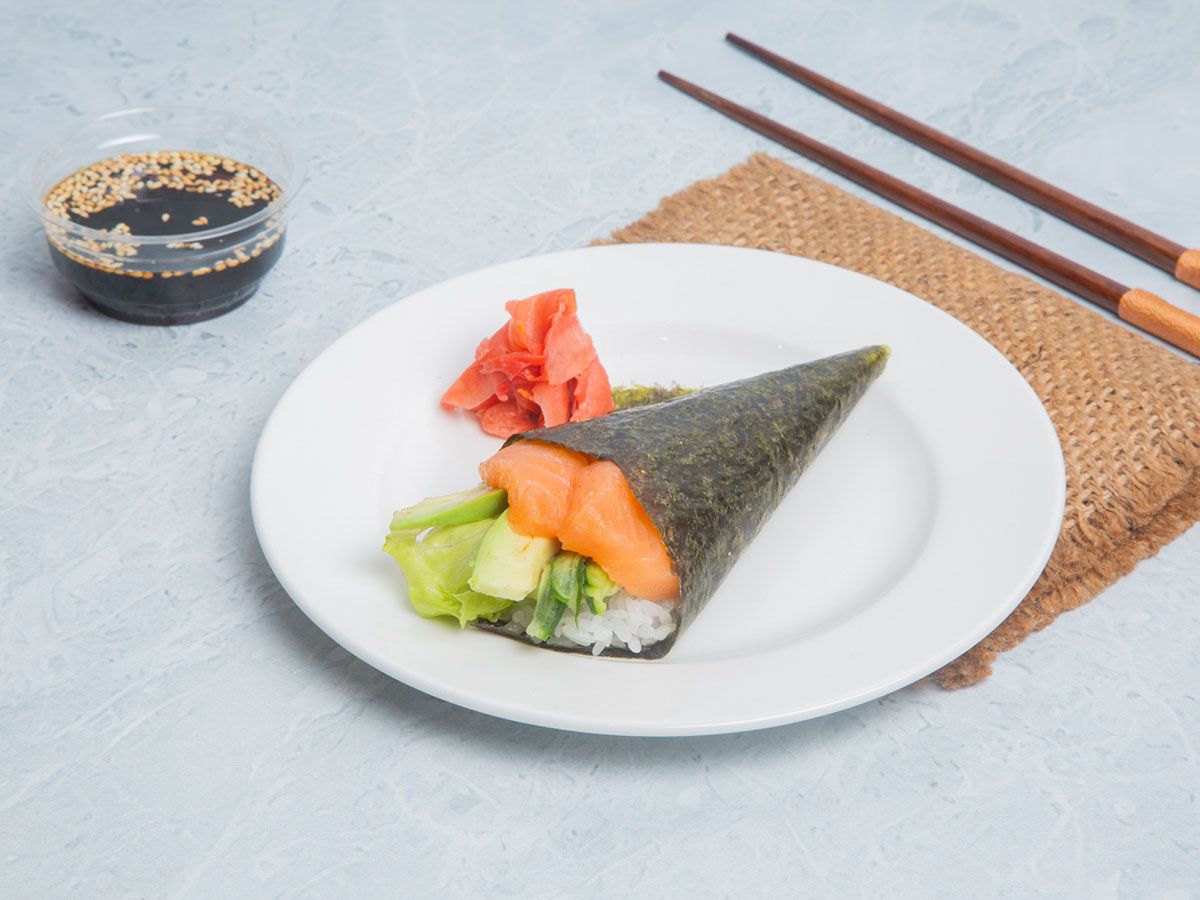 Salmon temaki