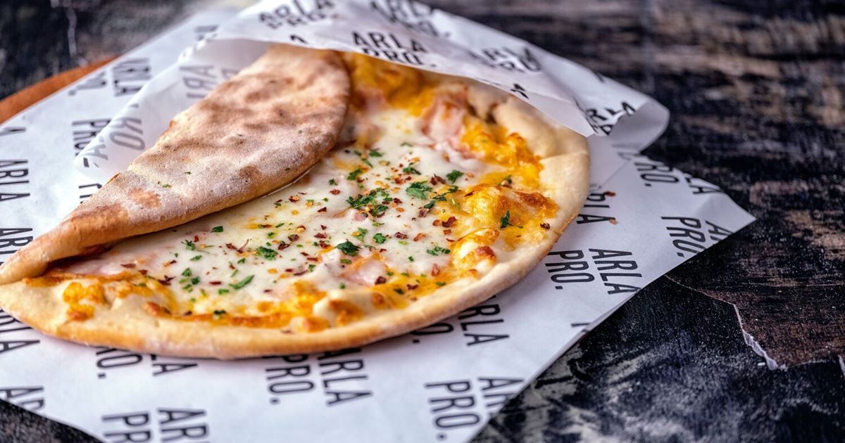 Smoked Turkey Mozzarella Manoushe