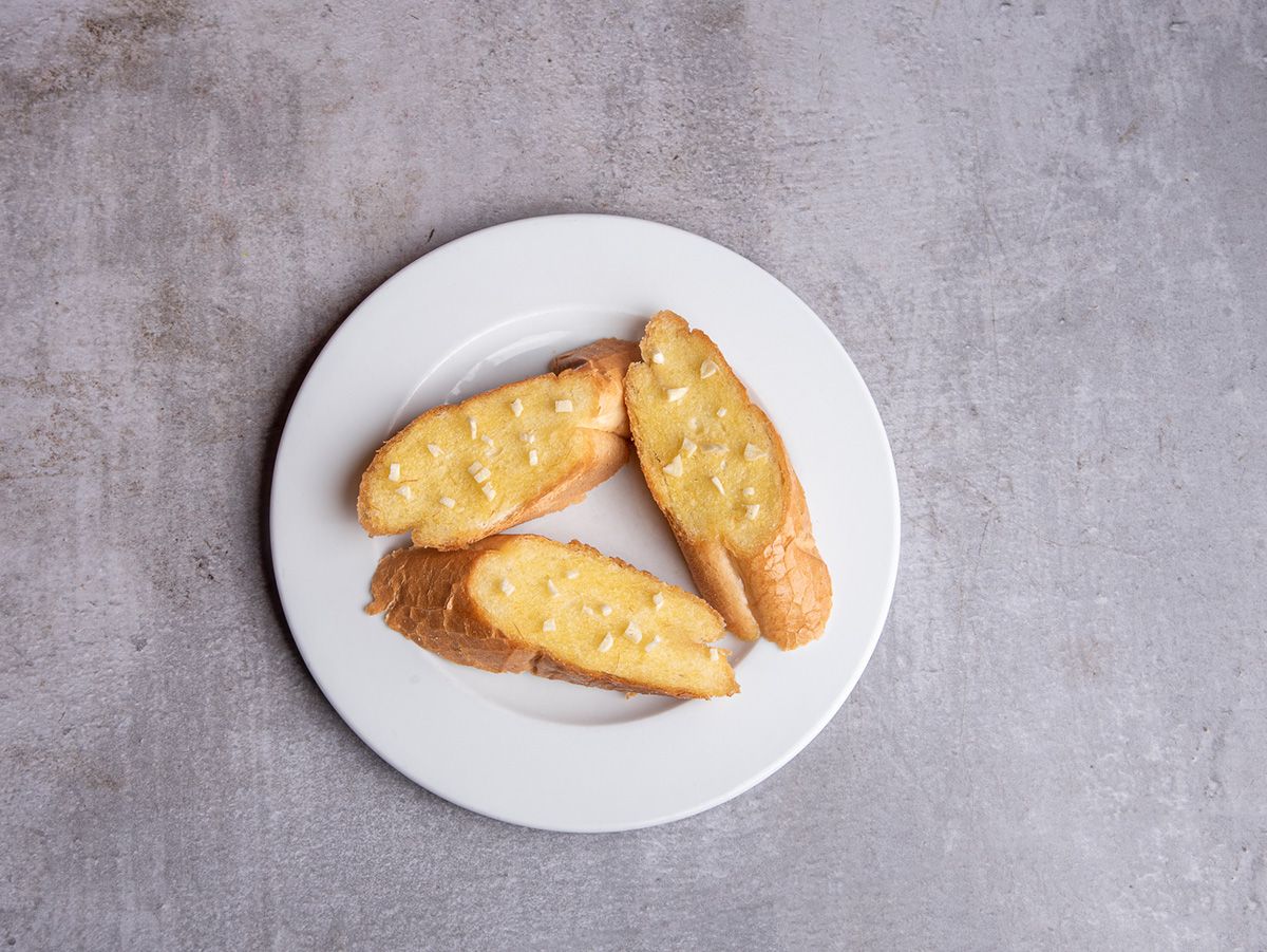 Crispy garlic butter bread
