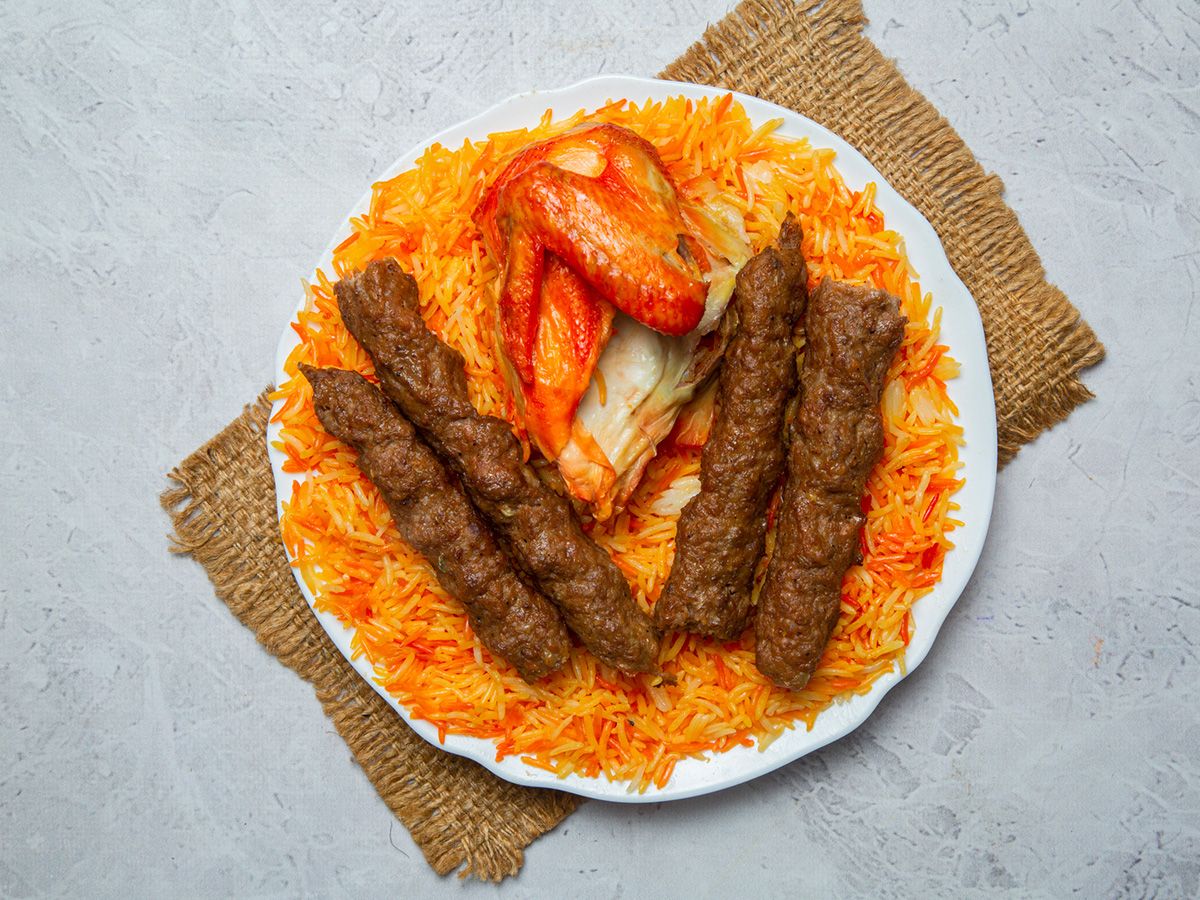 ربع فرخة وربع كيلو كفتة