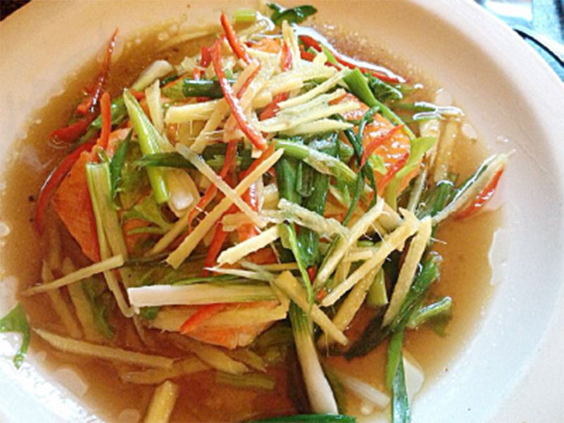 51. Salmon Pla Nueng See Eew