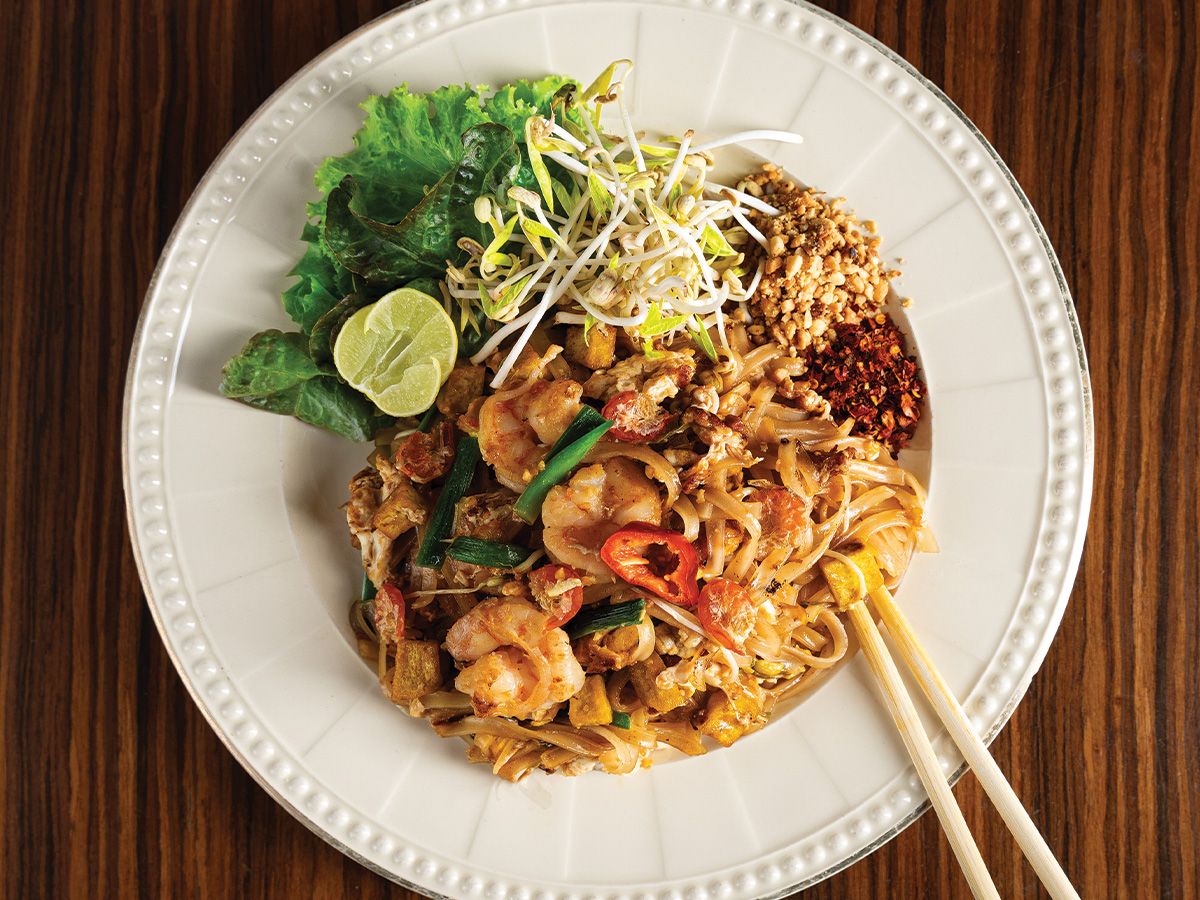 67. Pud Thai Koong Sod (Beef)