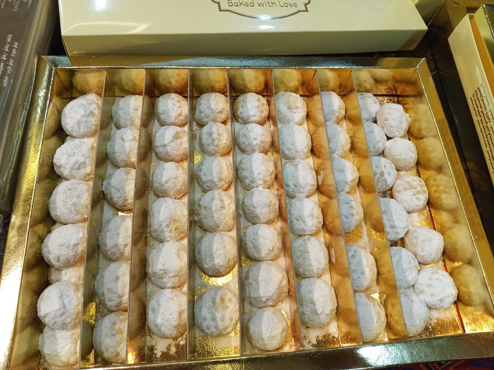 One kilo of plain cookies