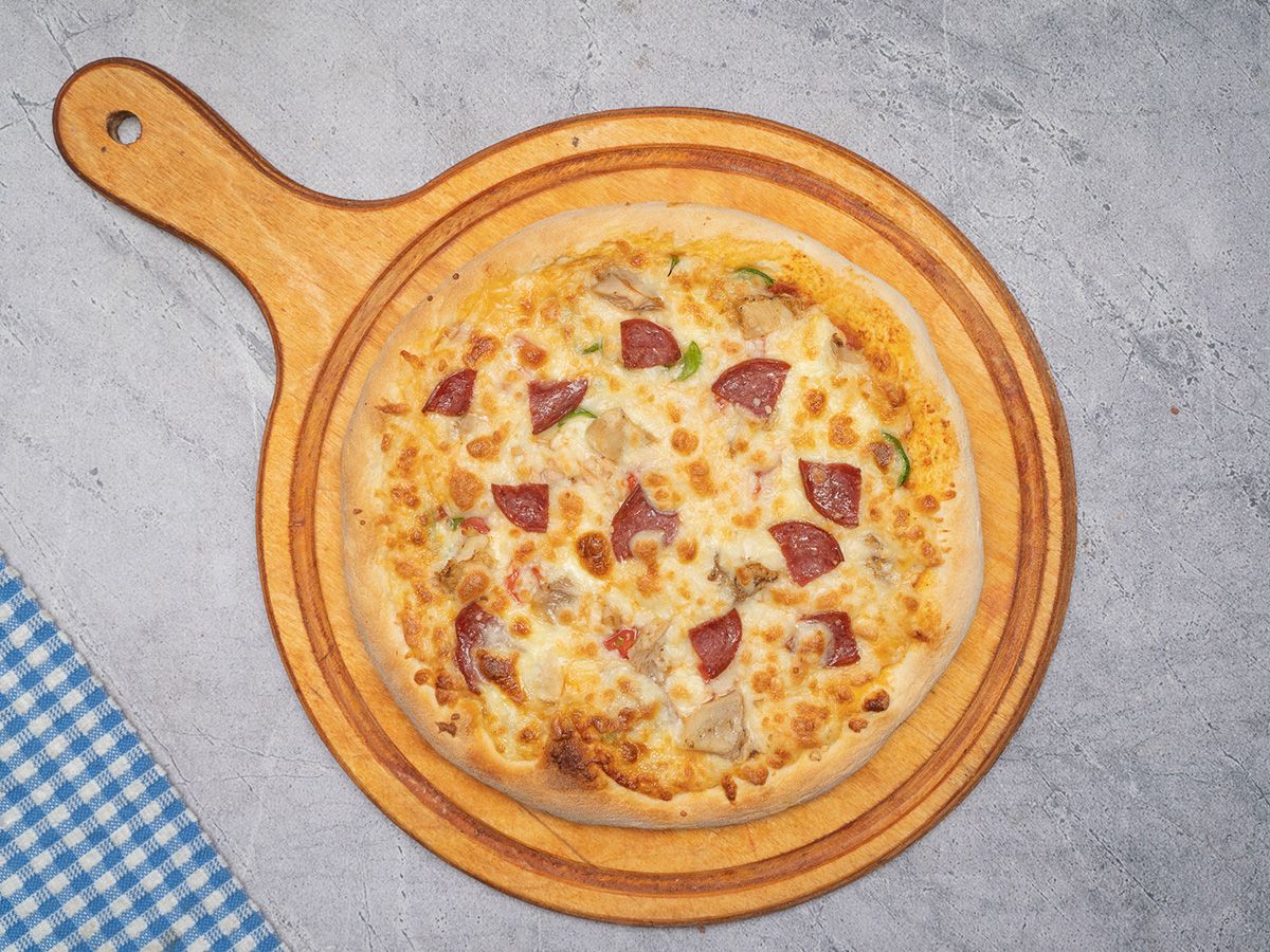 Beef And Chicken Lovers Pizza