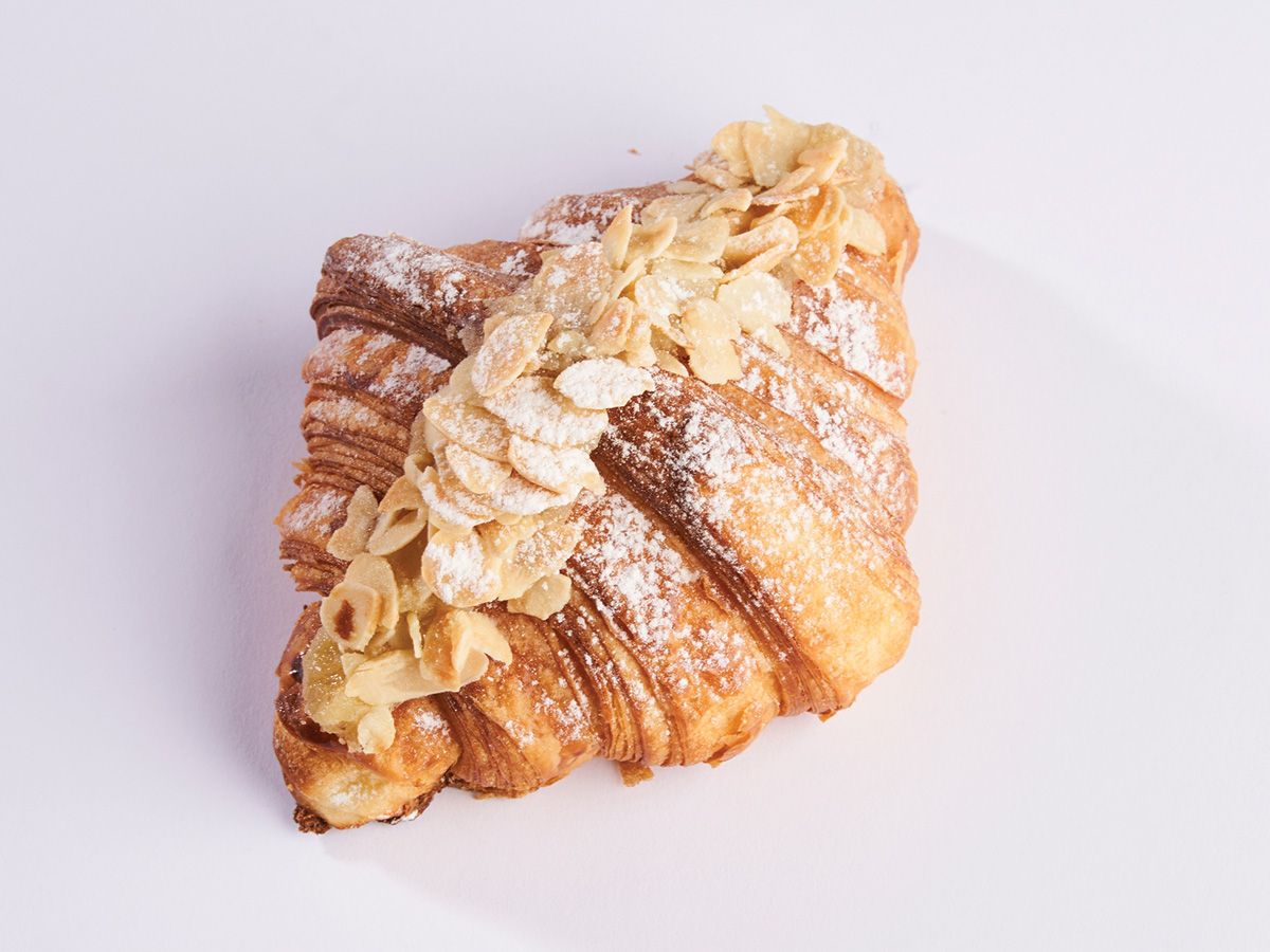 ALMOND KROISSANT