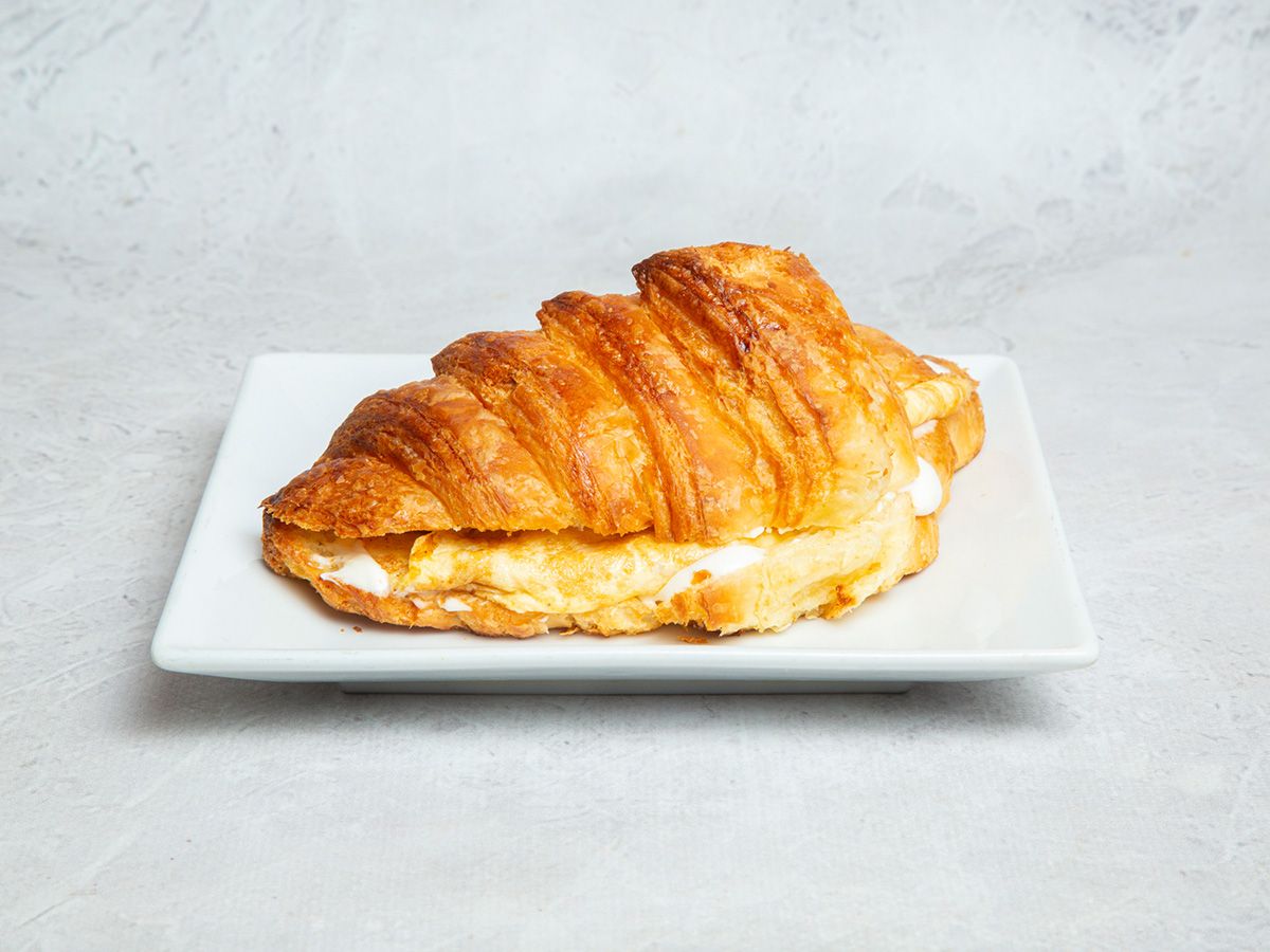 Omelet Croissant
